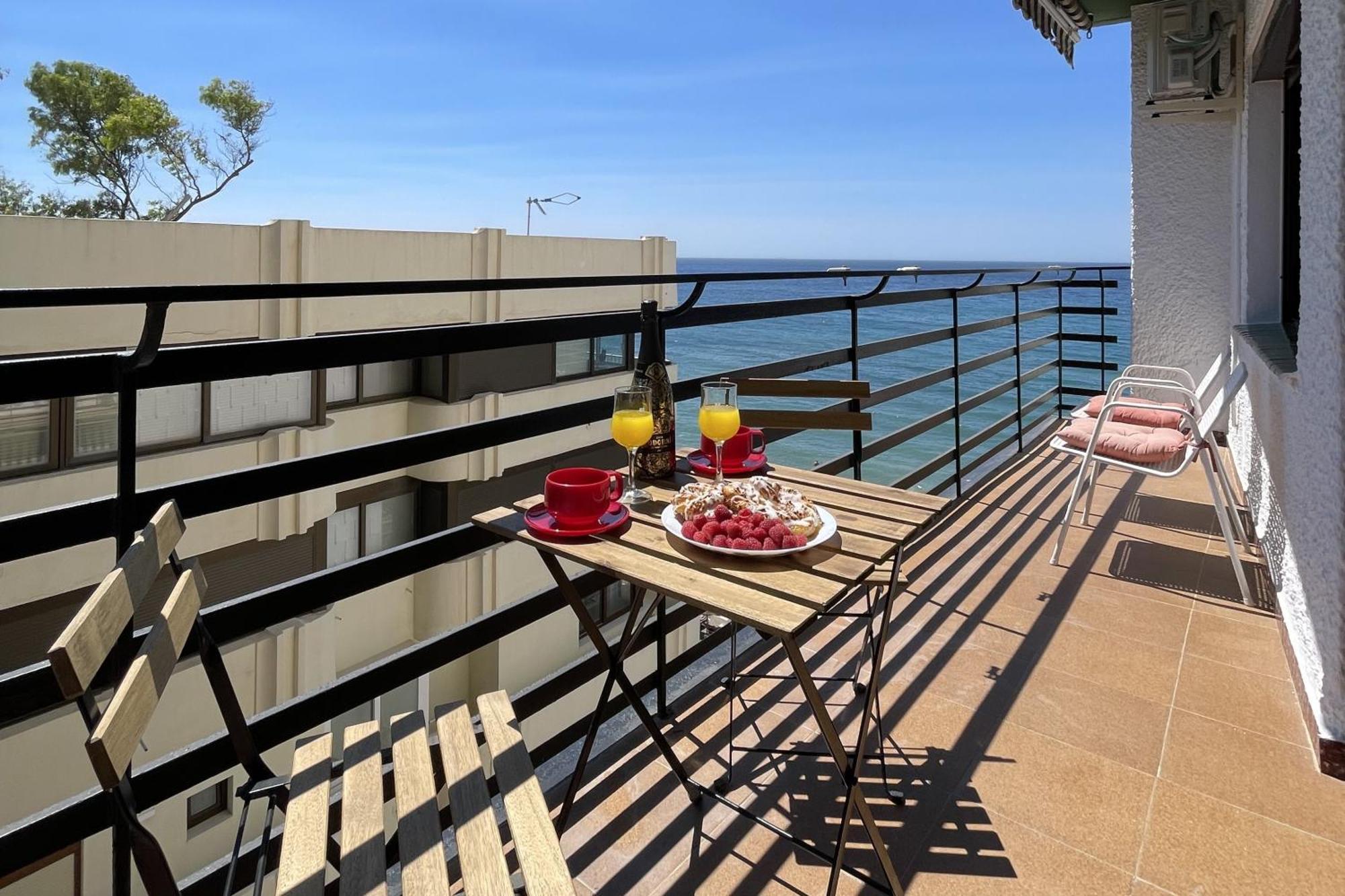 Mediterraneo 508. Fantastic Studio On The Beachfront With Sea Views. Marbella Exterior foto